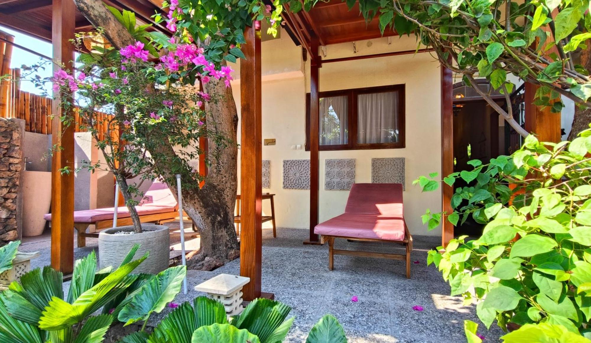 Hotel Dalai Tropical à Kuta  Extérieur photo